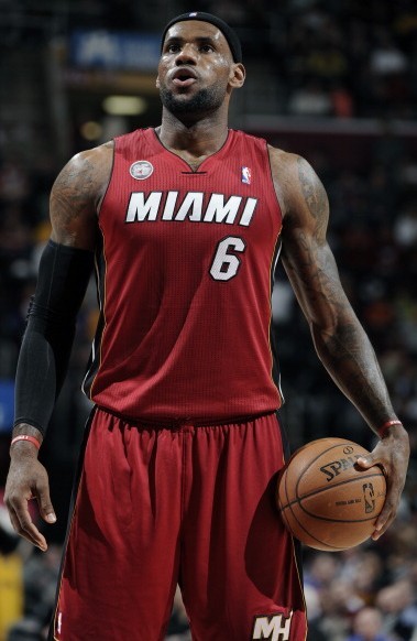 越南速度打法极具冲击力（越南快节奏打法冲击力十足）