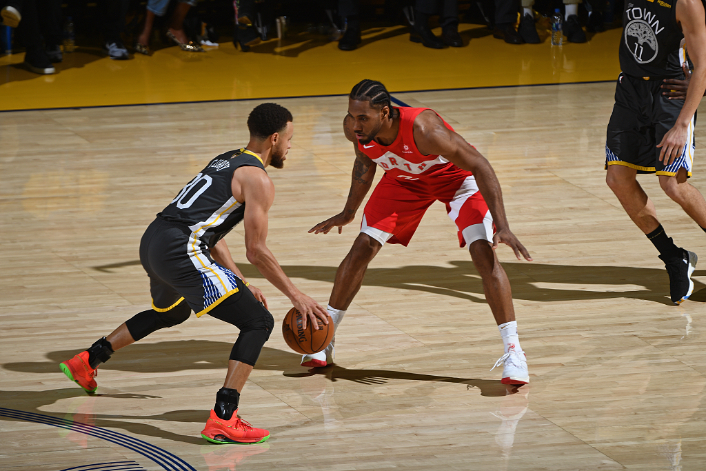 拉米罗：球队集体层面有进步，夺冠为艰难的一年画上圆满句号（拉米罗：团队整体提升，夺冠为艰难赛季画上完美句点）