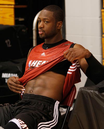 湖人全队齐心战胜快船（湖人众志成城击败快船）