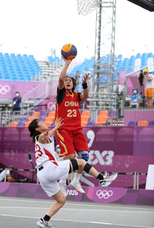 玉昆球迷在机场深情送别安德森，安德森的回应藏着太多不舍（玉昆球迷机场深情送行安德森，他的回应难掩不舍）