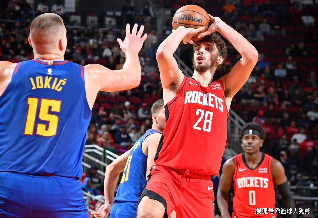 达成新里程碑，梅西职业生涯已直接参与1300粒进球（梅西再攀高峰：职业生涯直接参与进球数达1300）