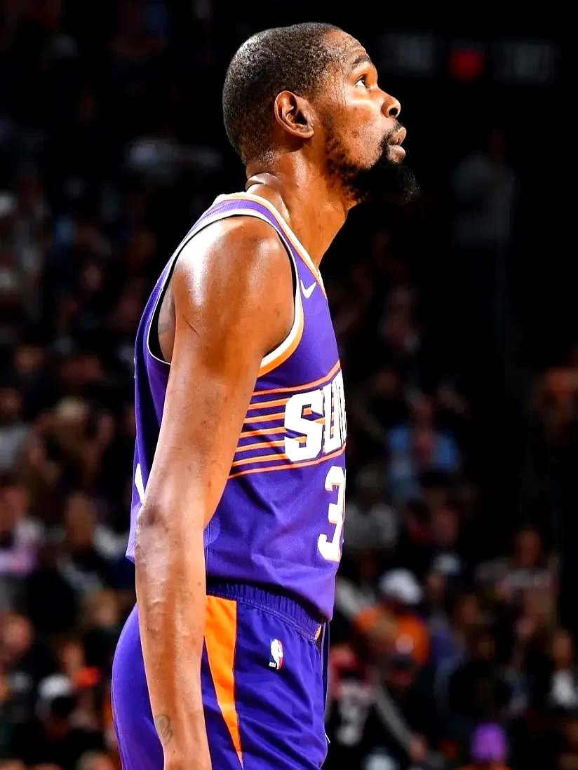 TA：齐尔克泽正处于职业生涯十字路口，未来三月对他至关重要（TA：齐尔克泽迎来职业抉择期，未来三个月至关重要）