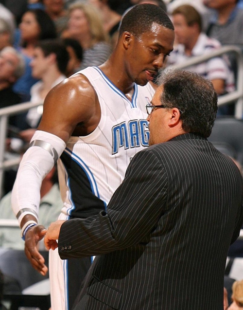 乔纳森-戴维：儒尼尼奥是史上最佳任意球手，他总能将球打进（乔纳森-戴维：儒尼尼奥堪称历史第一任意球手，几乎每次都能破门）