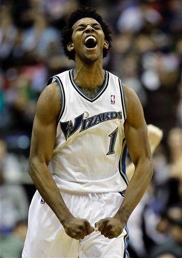 上场10分钟5失误！斯波：约维奇需要找回更好的节奏（仅出战10分钟就5次失误，斯波：约维奇亟需找回比赛节奏）