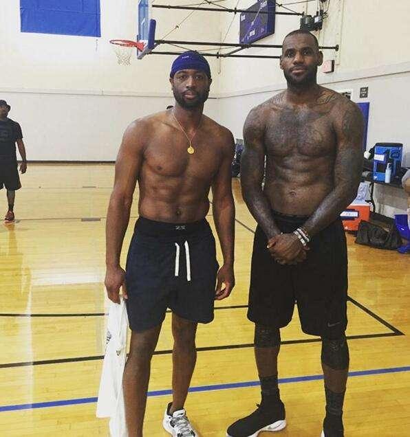 米体：意甲启用高可见度足球，荧光橙配色以往仅用于极端天气（米体：意甲改用高可视度用球，荧光橙此前仅限极端天气）