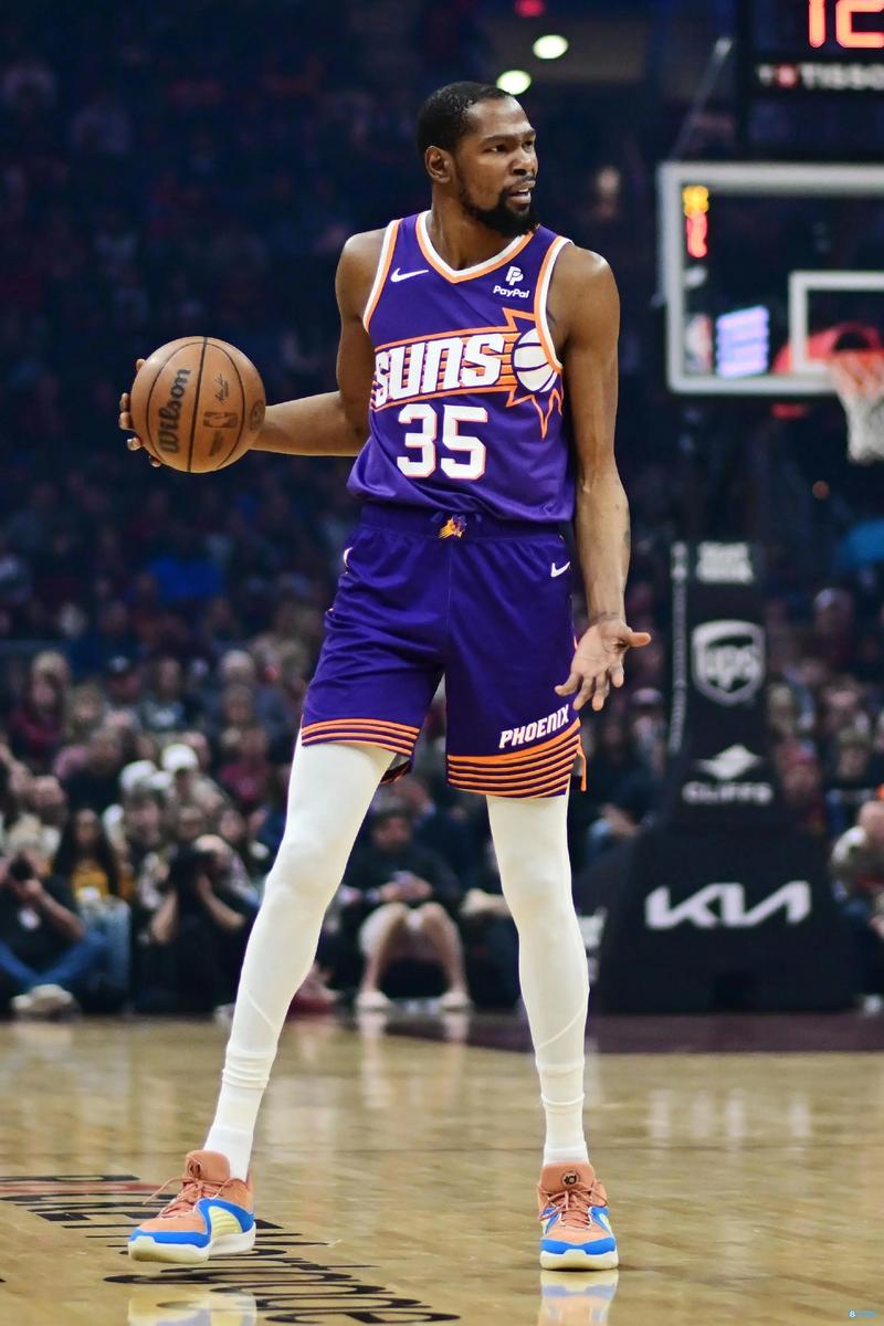 国米vs科莫：劳塔罗搭档小图拉姆，恩里克、巴雷拉出战（国米对阵科莫：劳塔罗联手小图拉姆，恩里克与巴雷拉登场）